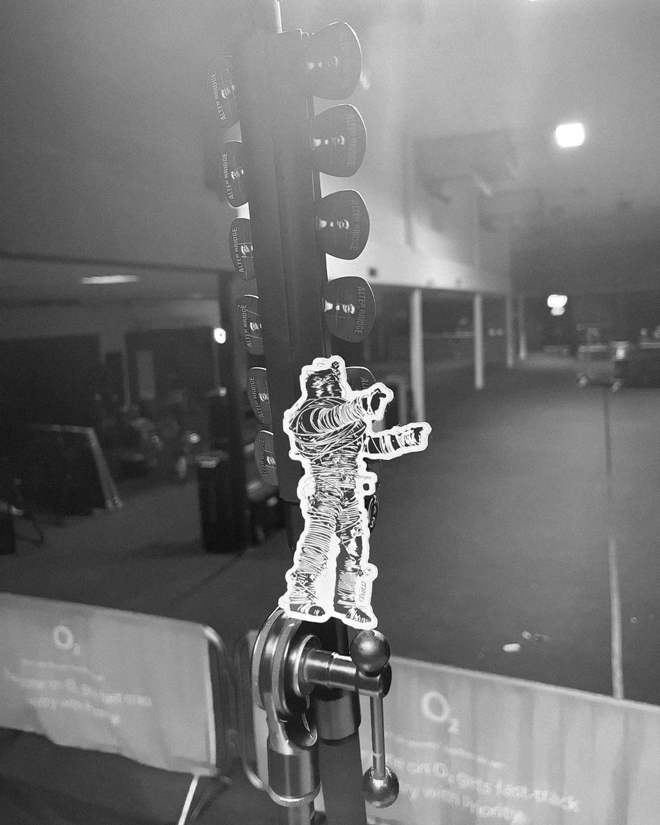 FRET12's tweet image. @alterbridge may have an official fifth member for their show at @O2AcademyEd. Word on the street is he'll be making some appearances around the venue, so make sure to be on the lookout!

#theStringThing #StringThing #FRET12