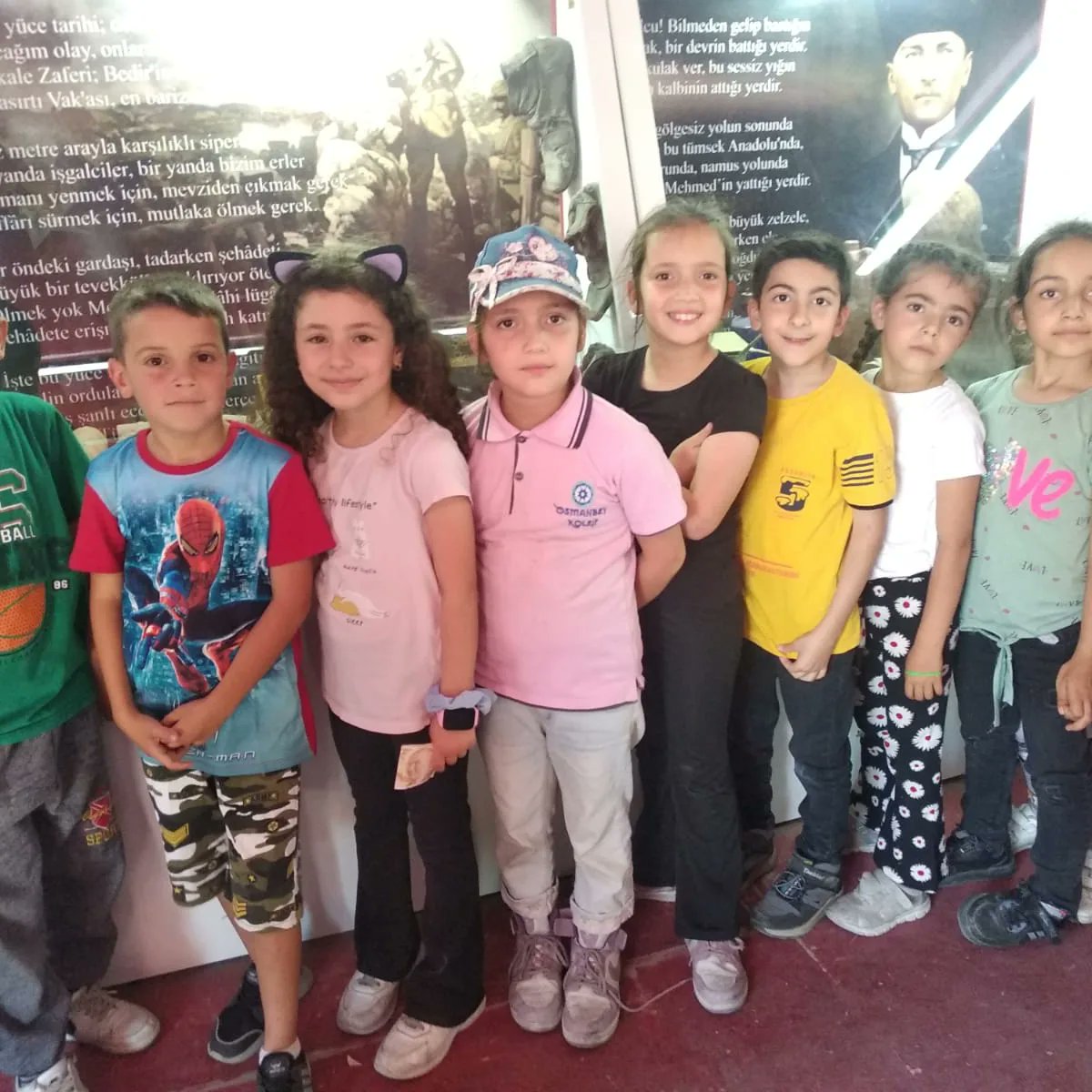 GelenbeO's tweet photo. Bugün okulumuzda Mobil Çanakkale Müzesini misafir ettik. Hem gezdik hem eğlendik... @MustafaBurcoglu @BuharkentMem https://t.co/1mhEg34r6i