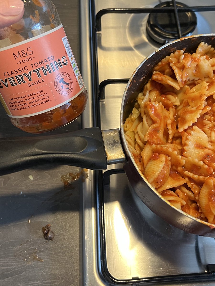HannahTFSmith's tweet photo. @marksandspencer found unidentifiable object in our pasta sauce this evening… please advise on team to contact regarding refund as whole sauce has been opened (and chucked) 🙈 https://t.co/axDaarKHMI