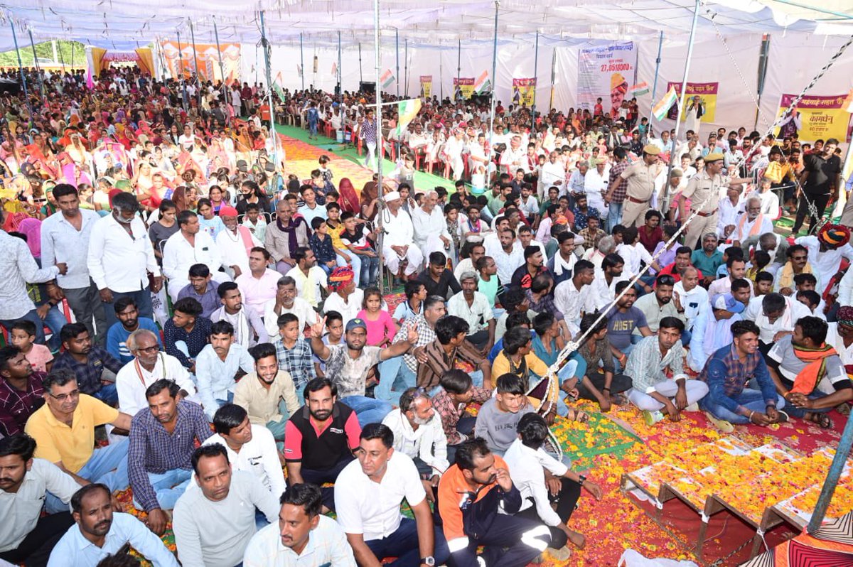 drcpjoshi's tweet photo. आज नाथद्वारा विधानसभा के ग्राम पंचायत सादड़ी में 13 करोड़ से अधिक के विकास कार्यों का उदघाटन किया व हनुमान मंदिर, कारोलिया तथा सादड़ी काला बावजी में चारदीवारी के लिए 10-10 लाख की घोषणा की। https://t.co/ld5K1NRPik