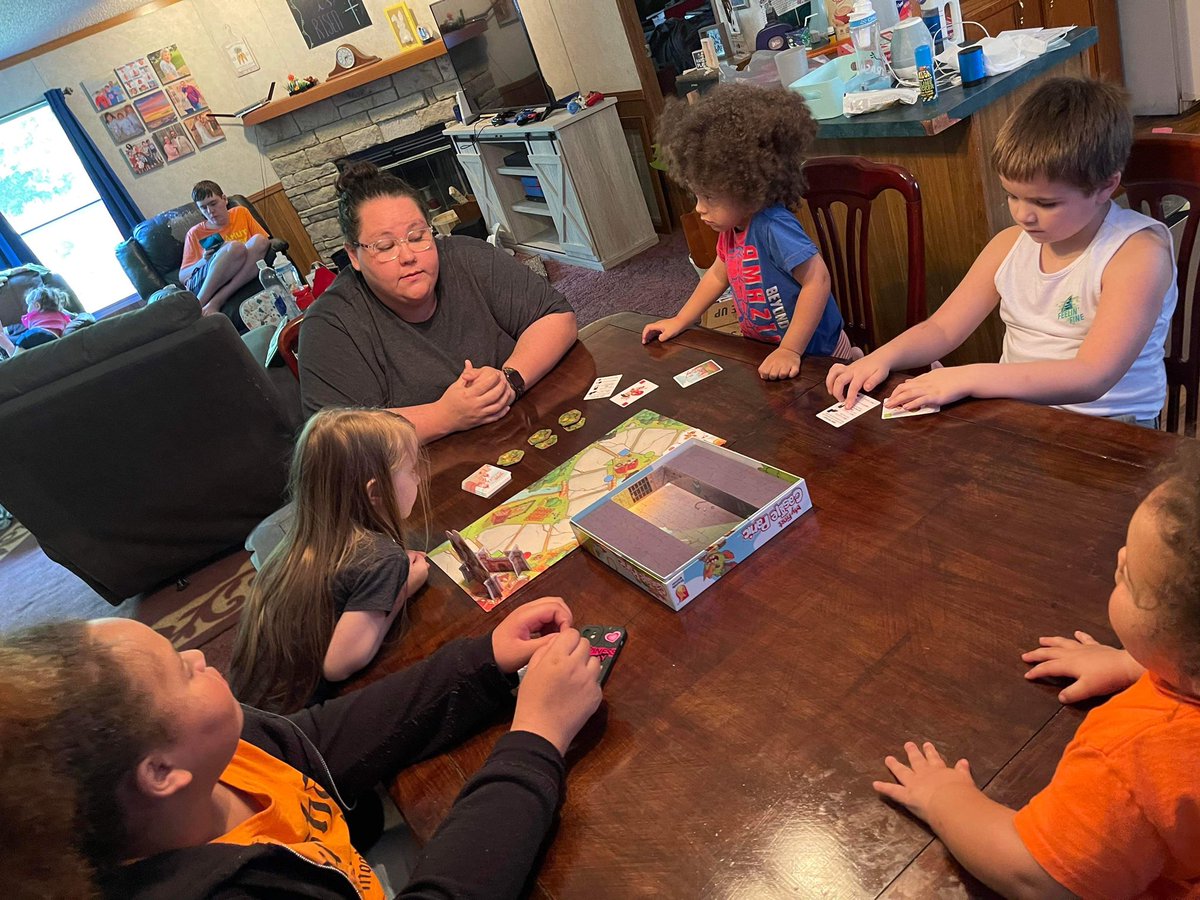 Lyndzy374's tweet photo. This was such a fun game. I liked it so much because it was easy to learn and all ages could play it. Also, I really liked that it moved fast. It was quick and easy to play. 

#myfirstcastlepanic #firesidegames #Tryazon https://t.co/xF7ewUN5P3