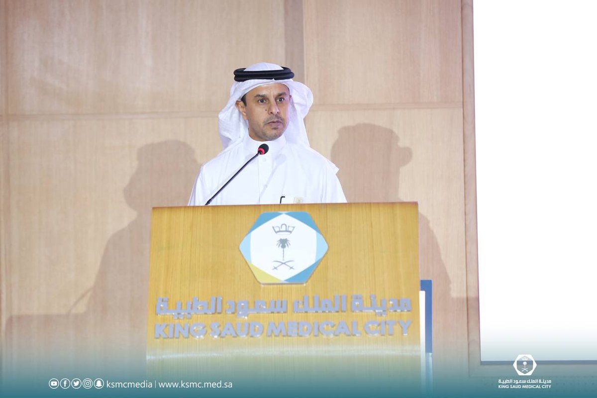 ksmcmedia's tweet photo. دشن معالي نائب وزير الصحة م.عبدالعزيز بن حمد الرميح، نظام المعلومات الصحية "وثيق" بـ #مدينة_الملك_سعود_الطبية ، في خطوة نحو التحول الرقمي المنشود، والهادفة لتجويد تقديم الخدمات وفق بيئة رقمية ذات كفاءة وجودة عالية . https://t.co/zTE7ByOwBc