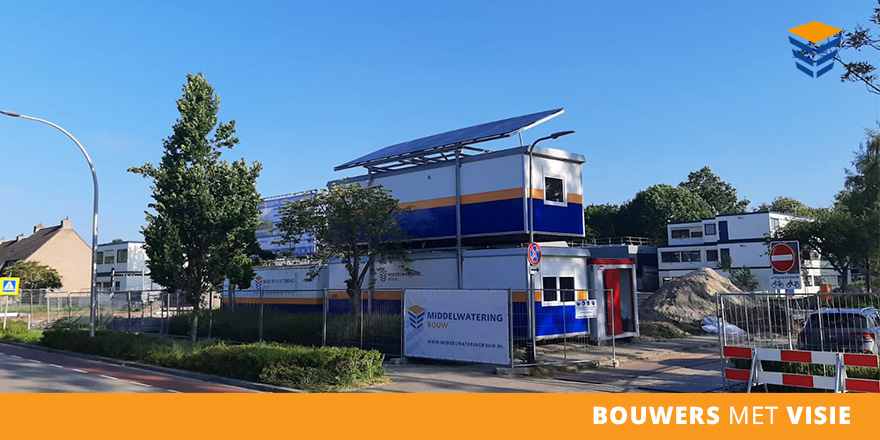 ZON DEEL 2 | Onlangs is er i.s.m. <a href="/BINCXNL/">BINCX B.V.</a>, Barth Installatietechniek en met leerlingen van het Hoornbeeck College Rotterdam een PV-panelenframe voor op onze keten geproduceerd. De zon is dan éindelijk gekomen, dus het was tijd om ze op onze keten in Zwijndrecht te monteren.
