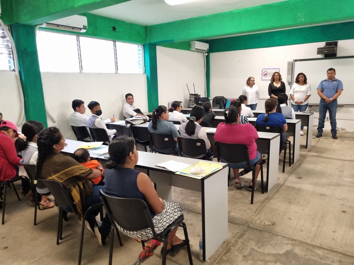 EducGuerrero's tweet image. ✍️📒#Entérate| Visita de seguimiento a alumnos del #CBTA224 prestadores de Servicio Social como asesores academicos en alfabetización, nivel primaria y secundaria en los Centros de Educación Básica para Adultos (#CEBAS) de Quechultenango.