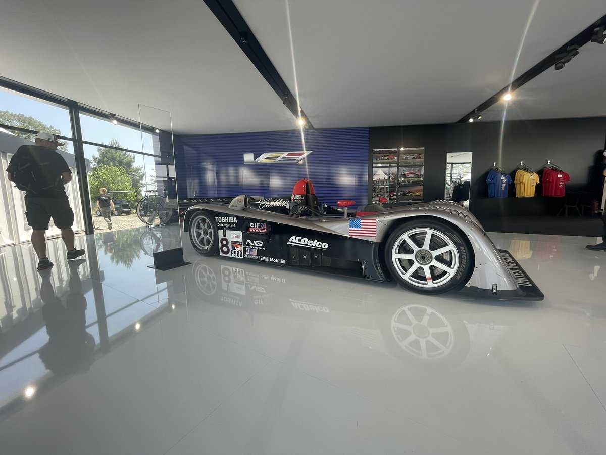 Mrjwat75Michael's tweet photo. #lemans24 Tuesdays very hot lemans https://t.co/GbekPV1Mgt