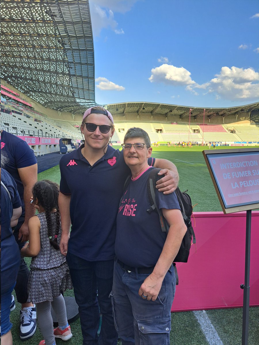 ch_hasenfratz's tweet photo. Encore quelques beaux gosses... ๐ซ ๐
@SFParisRugby
#AlwaysPink #LaVieEnRose https://t.co/jHNzQ4FZ72