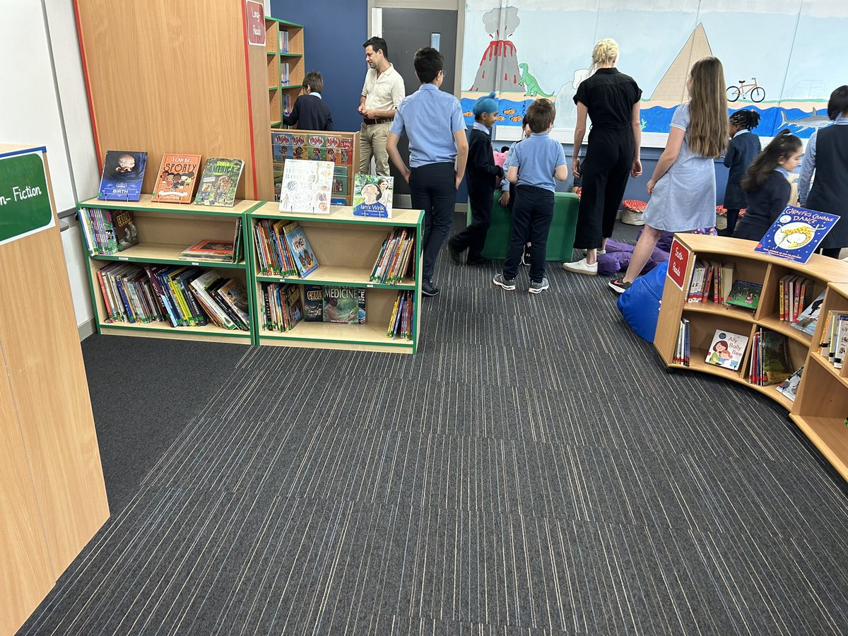 MrsCHarvey15's tweet photo. What a lovely morning spent at the opening of @St_Mungos_Pri fantastic new library 📚 Thank you so much for inviting me and massive well done to all at St Mungo’s and @Sarah_LReid 👏 @GIC_Glasgow https://t.co/d9hphTrrjs