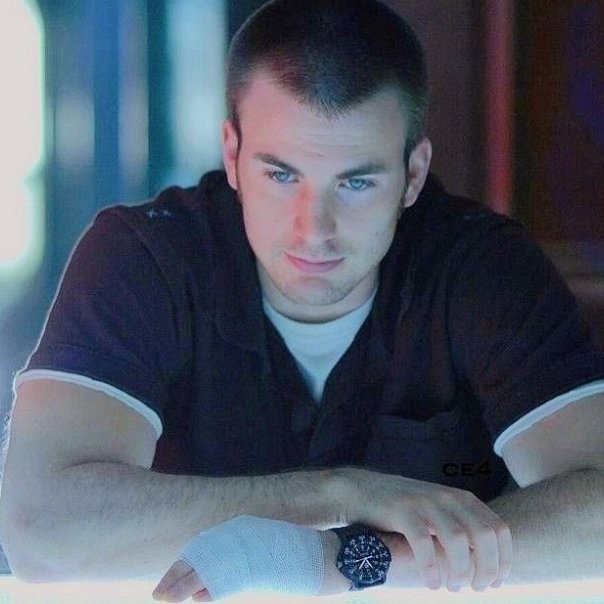 mestizsa's tweet photo. oh the cuteness that was... so cute... long dark hair sometimes drives me crazy... and baldness is so sexy... nnnhhaa😍😍
 #dyingforlove #chrise #WeLoveAndSupportYouChrisEvans
 #30daysofChrisEvans https://t.co/moXzY90J4R