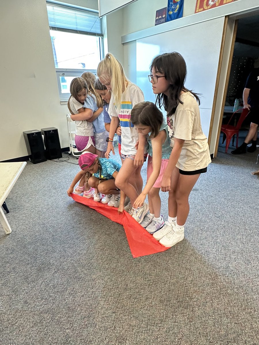 MrsFlora6's tweet photo. Working together to not fall off the magic carpet while flipping it over #LPSSummer2023 #starssc @ShoalCreekStars https://t.co/EVeehkmecx