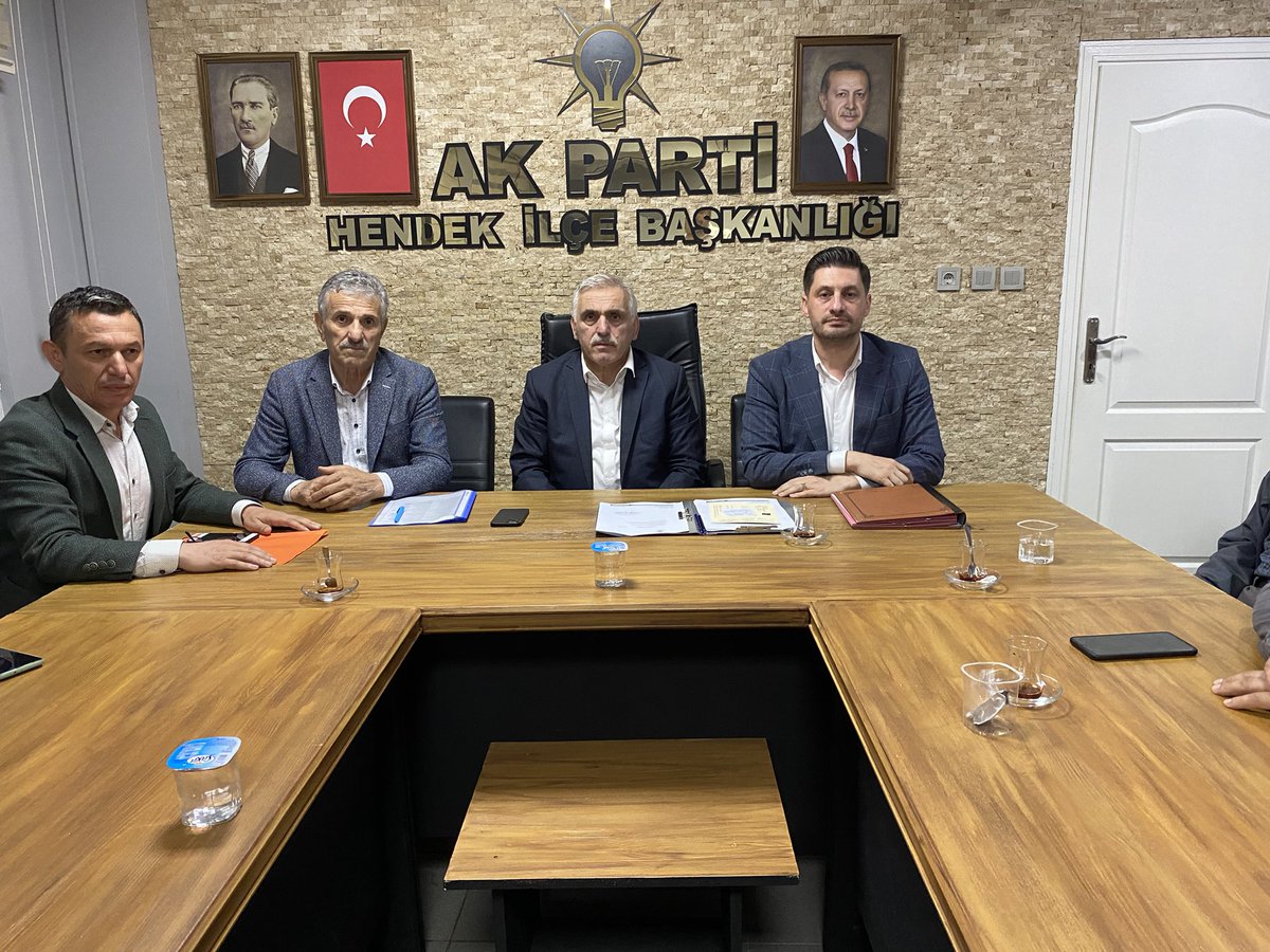 HendekAKPARTi's tweet photo. Haftalık olağan yönetim kurulu toplantımızı İlçe Başkanımız Sn. Av. Hasan Serdar Baykal’ın başkanlığında, kıymetli Milletvekilimiz Sn. Ali İnci’nin katılımlarıyla gerçekleştirdik.

Alınan kararlar Hendek’imize hayırlara vesile olsun. https://t.co/3OX38r5gTX