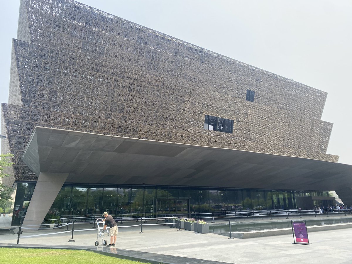 I decided to sign up for a session while I was here! The African American History Museum is definitely a MUST SEE!!
