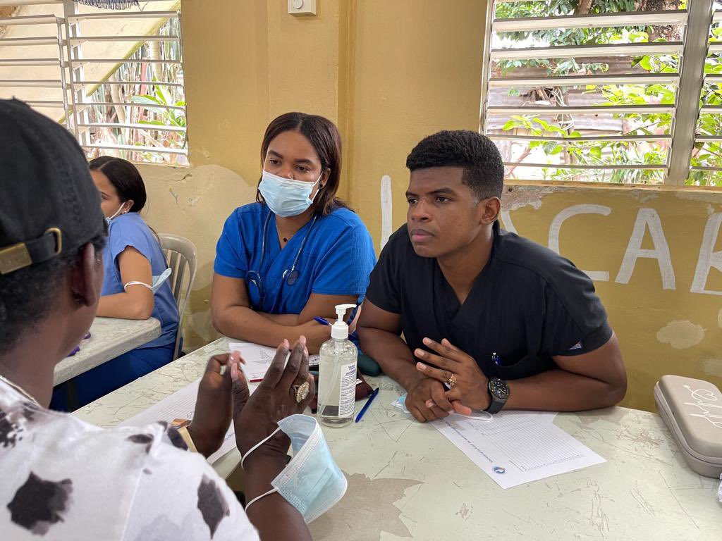 Sec_Salud_JRM's tweet photo. Este fin de semana estuvimos desarrollando uno de los operativos médicos más grande de SDO, encabezado por @DrMiguelAcosta Sec. Municipal de Salud JRM en el mismo estuvieron presentes @ManuelDoloresF Sec. Nacional de Salud @JRM_OFICIALRD y @AlbertoMatos Pdte.
Municipal de la JRM https://t.co/ifn6DiEFsc
