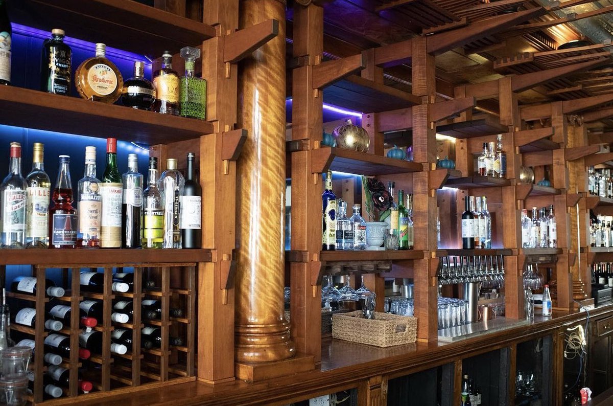 Spend your Summer sipping on these Specials. ☀️ #cheers 

Every Wednesday
$5 pints:
East End Snow Melt
Anderson Valley Winter Solstice
Iron City/Turner's IC'd Tea

Every Thursday
1/2 off bottles of Pinot Grigio &amp; Shiraz

Every Friday
Special pricing on select spirits