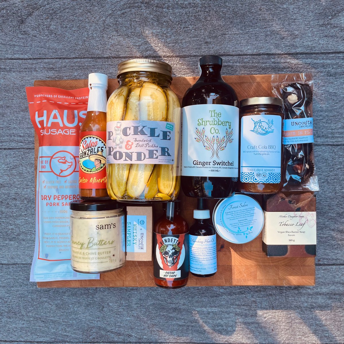 🙌Father's Day Giveaway! Here's how to win this gift bundle. Also, check out the food trucks coming to Gorge on June 19th #yyj #esquimaltmarket #yyjevents #yyjeats - mailchi.mp/29e748e4f3db/e…