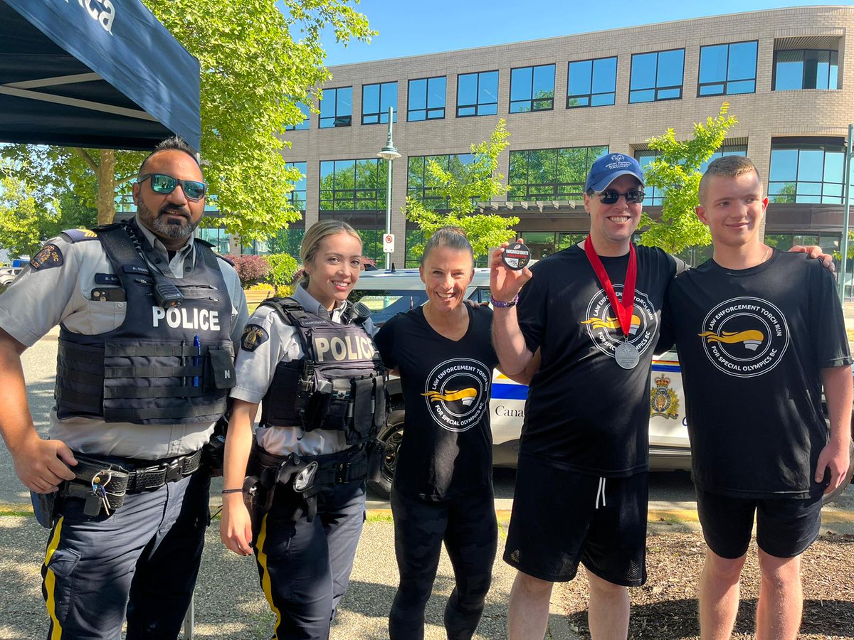 LangleyRCMP's tweet image. Thank you to everyone who donated and cheered on the runners at the 2023 Law Enforcement Torch Run! 

Funds raised will support Special Olympics BC athletes.

#langley #rcmp #langleyrcmp #langleypolice #bcrcmp