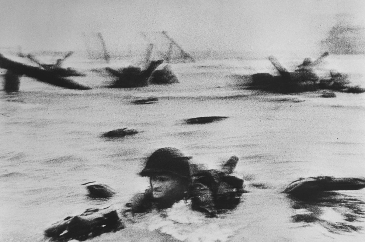 A photograph of the American assault on Omaha Beach taken by photojournalist Robert Capa on June 6, 1944. 

#History #WWII #DDay79