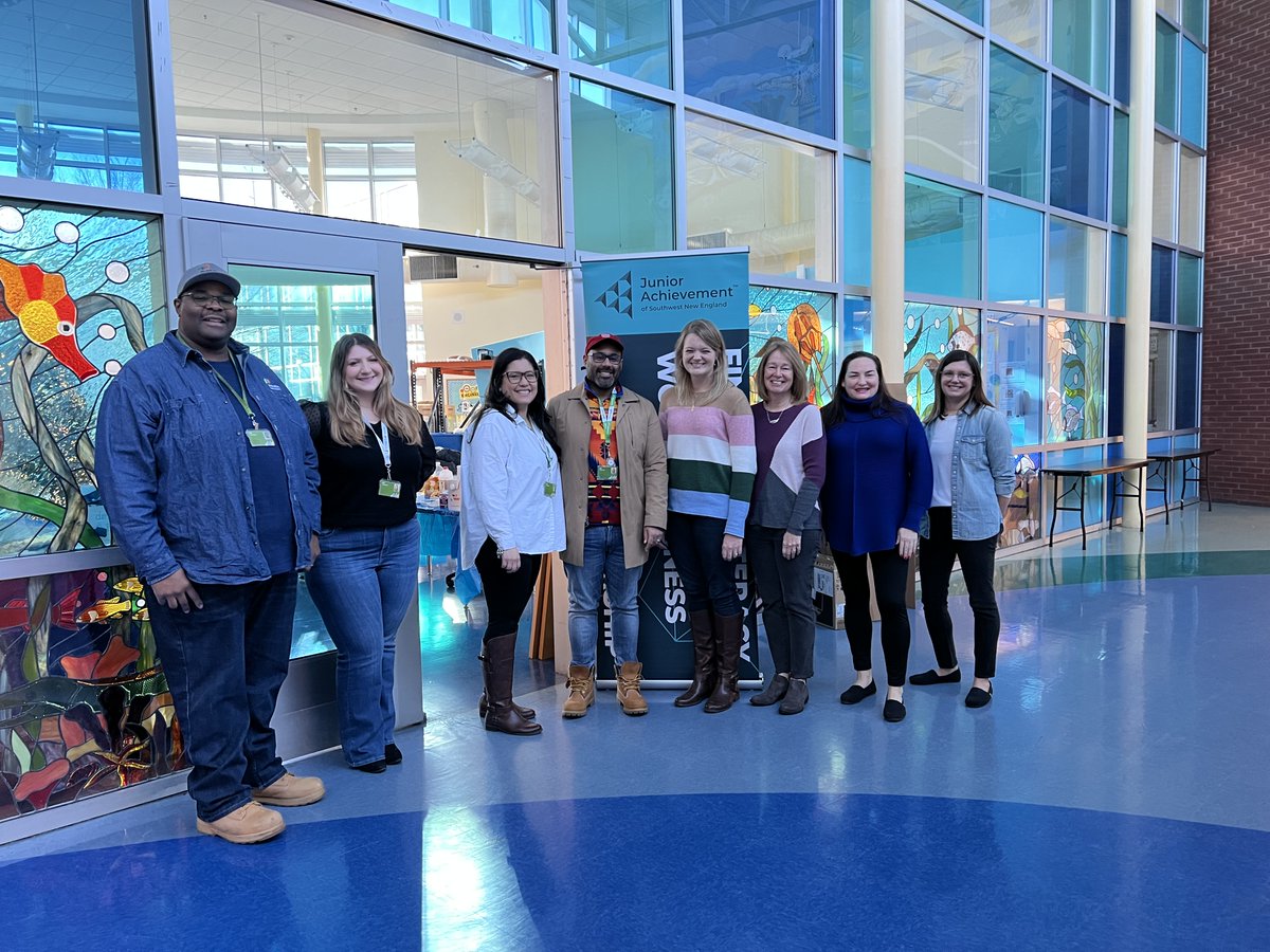 Junior Achievement tweet media