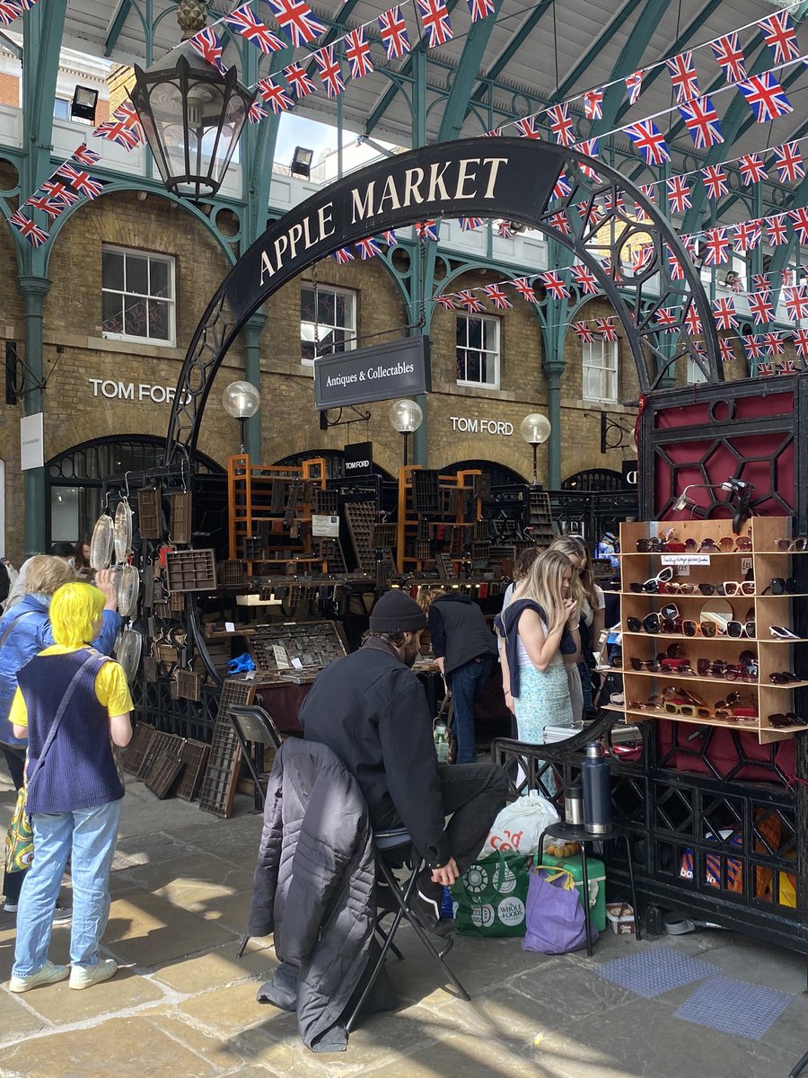 Emma L Filtness (@em_filtness) on Twitter photo Yesterday I visited The Old Printing Shop of London at the Apple Market in Covent Garden to buy some metal type. It was a bit like pick n mix. Thanks to <a href="/KnowTheJorm/">KnowTheJorm</a> for suggesting the question mark 🖤 Yesterday I visited The Old Printing Shop of London at the Apple Market in Covent Garden to buy some metal type. It was a bit like pick n mix. Thanks to <a href="/KnowTheJorm/">KnowTheJorm</a> for suggesting the question mark 🖤