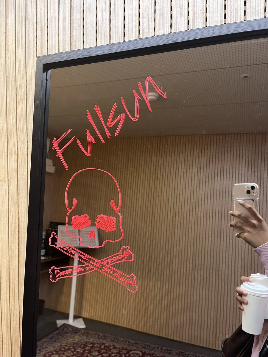 alibanpark's tweet photo. ⋆ ˚｡⋆୨🎸୧⋆ ˚｡⋆ my most favourite cafe!!by @rock_with_sun pt3

#태양이_타오르듯_비춰
#𝑅𝑂𝐶𝐾_𝑌𝑂𝑈_𝐼𝑁𝑇𝑂_𝑆𝑈𝑁𝐿𝐼𝐺𝐻𝑇 https://t.co/PnNGt3Xr3e