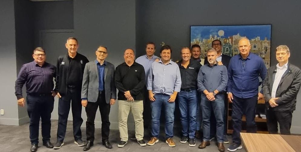 🇪🇪 Direção do Grêmio Unido é recebida em agenda com o Presidente Alberto Guerra. 

🗣️ Nesta segunda-feira, a direção do GU reuniu-se com o Presidente do Grêmio e o chefe de gabinete, Alexandre Rossato.