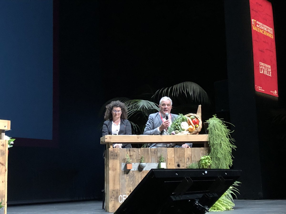 CGAD_france's tweet image. Assises nationales de @MonCentreVille à @Valenciennes_ « savoir-faire des métiers de bouche au cœur de la dynamique de nos marchés » avec notamment C Teyssedre @SaveursCommerce C Martin @cnbpf JR Dumas @confboucherie C Maret @Fromagers @rigaud_laurent @CMA_HdF M Rubin Marche de F