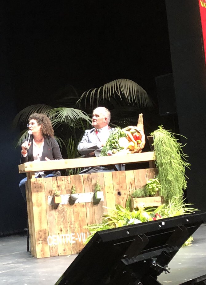 CGAD_france's tweet image. Assises nationales de @MonCentreVille à @Valenciennes_ « savoir-faire des métiers de bouche au cœur de la dynamique de nos marchés » avec notamment C Teyssedre @SaveursCommerce C Martin @cnbpf JR Dumas @confboucherie C Maret @Fromagers @rigaud_laurent @CMA_HdF M Rubin Marche de F