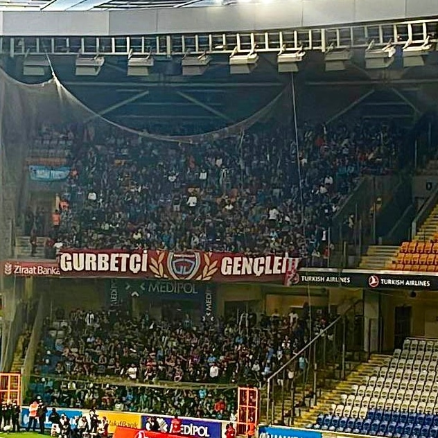 'Her Zaman Her Yerde Gurbetçi Gençler! ❤️💙👊

📍 Başakşehir Stadı 

#GurbetçiGençler #ittd1967