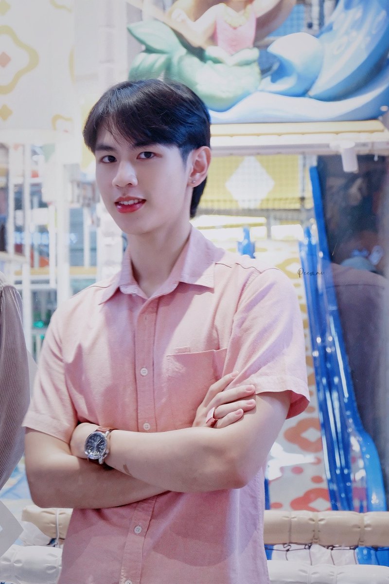 PEEMAI022533's tweet photo. อยู่คนเดียวมันเหงา 
มาเดินป่า เดินเขา กับพี่กันได้นะ
🍭🦄🍭
@ppprnt_ https://t.co/9d6tNp9ITG
