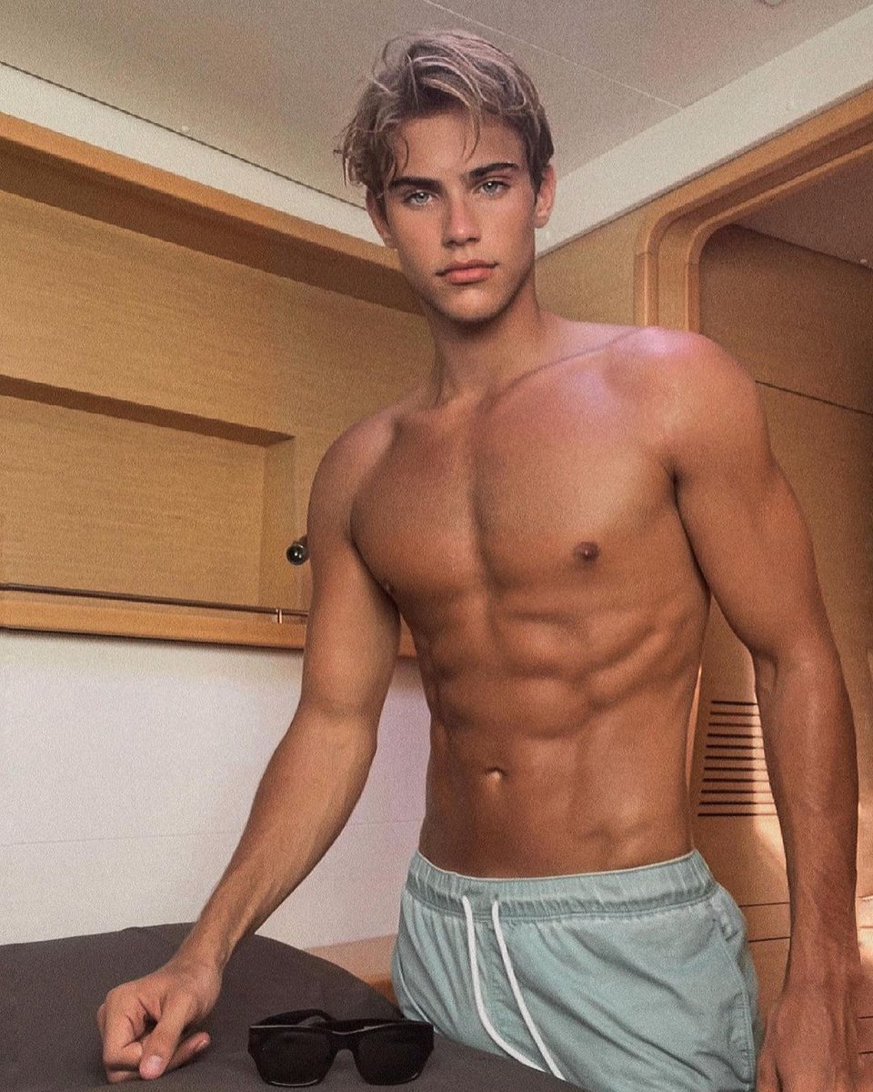 SocialMediaBoys18 SFW on Twitter "aroto 129 15 lgbtqboys