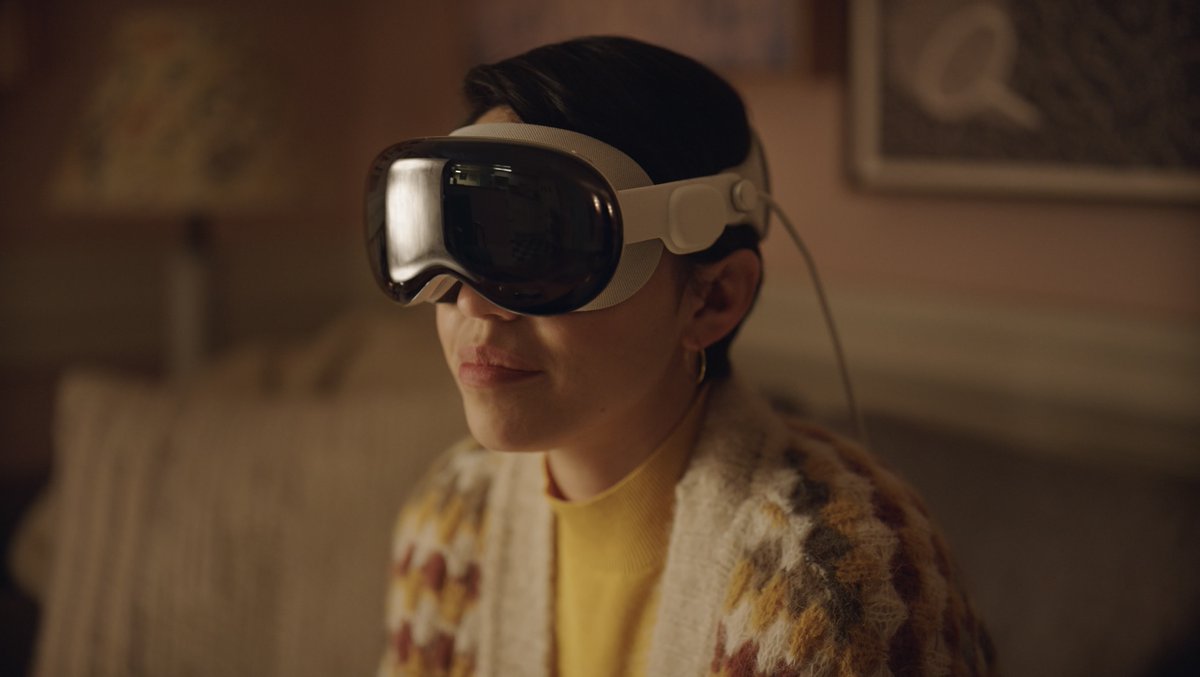 The Loneliness Epidemic
#AppleVisionPro