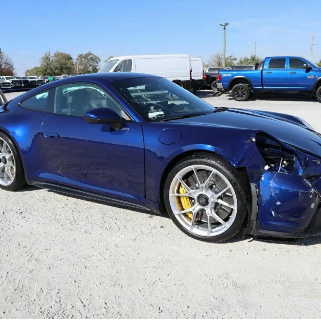 chrisplugoff's tweet image. Complete parts out...... 2022 Porsche 911 GT3. Runs and lots drives, front and side airbag deployed