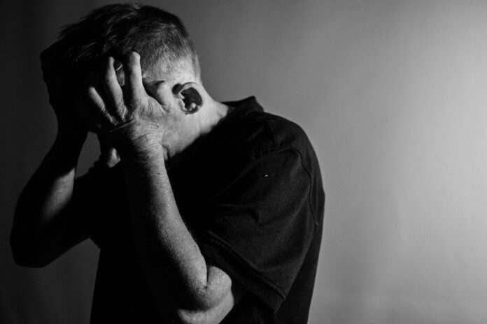 SaludmentalE's tweet photo. ❇️ El Autoestigma:🤔

Principalmente, se manifiesta mediante las creencias negativas que tiene uno mismo sobre su salud mental. En el ámbito educativo, el autoestigma puede llegar a obtener un impacto significativo en el bienestar emocional de los estudiantes. 😔😟 https://t.co/oFm6Nw0OsC