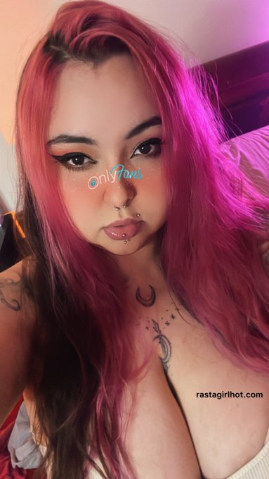 Hope you&rsquo;re having a good day!!💓 https://t.co/mLgPC9A68w