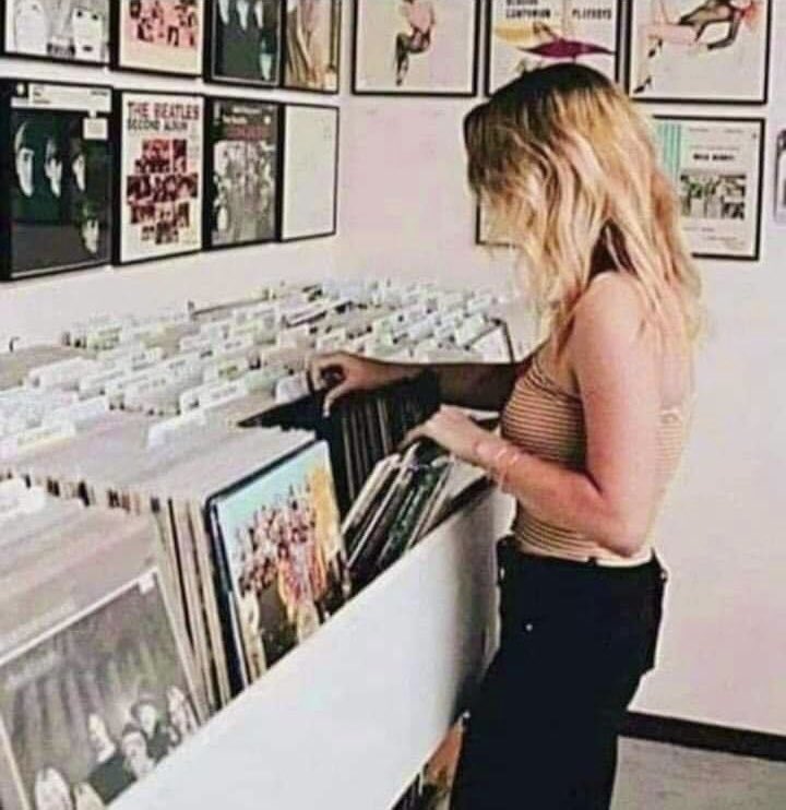 It's All Vinyl Tuesday, whatcha bringin?! #analogforever #southlyon #rockandroll #vinylbaby