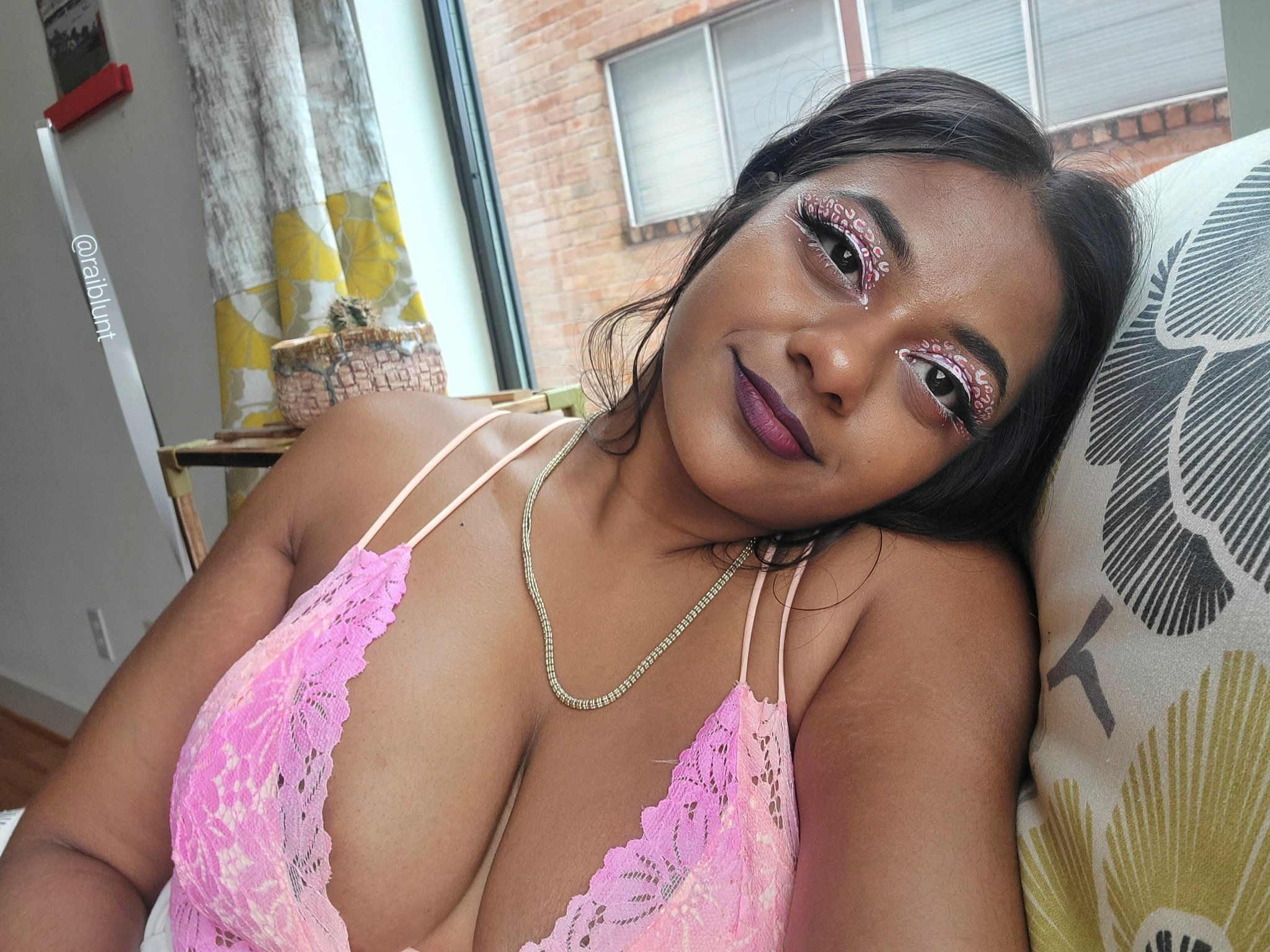 TW Pornstars - 1 pic. Rai. Twitter. just ruin my makeup pls💄😈. 9:08 PM -  6 Jun 2023