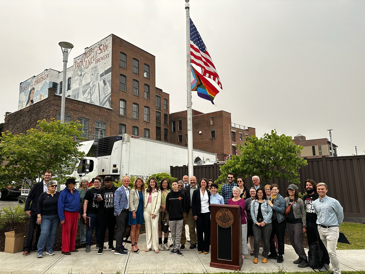 . <a href="/MayorMadden/">Mayor Patrick Madden (2016-2023)</a> Raises LGBTQIA+ Pride Flag in Third Troy Ceremony 🏳️‍🌈 - mailchi.mp/troyny/pride-f…