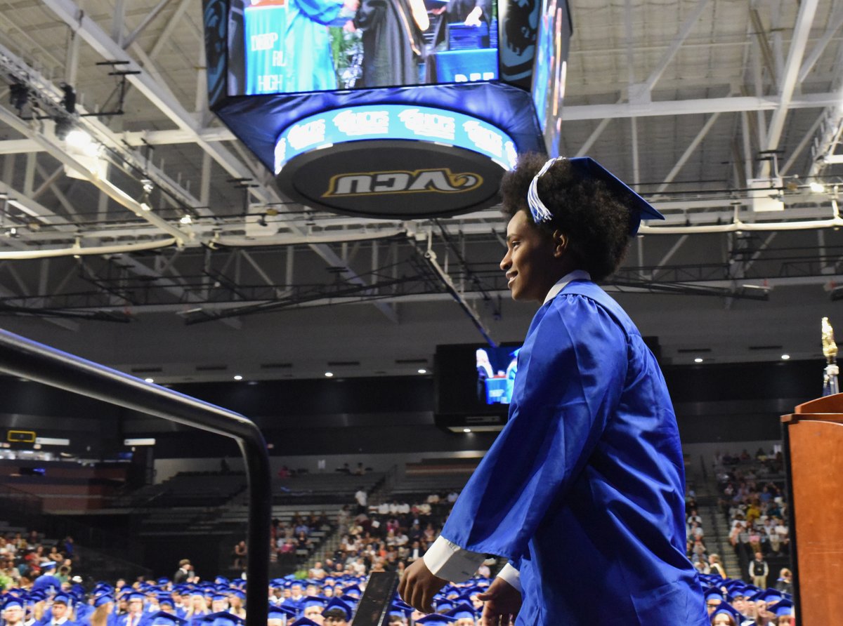 HenricoSchools's tweet photo. Congratulations Wildcats! The newest alumni of Deep Run High School walked across the stage at the Siegel Center today to receive their diplomas. Check out our Graduation Hub at https://t.co/5NNMHdJb7p for more.
#HCPSClassof23 https://t.co/LabGJu0xP0