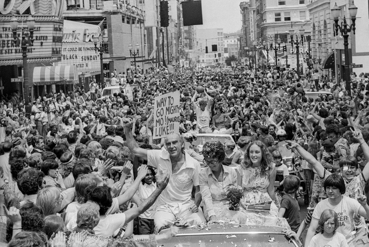 trailblazers's tweet photo. June 6, 1977 - #RipCity celebrates Portland's NBA Championship 🏆 https://t.co/Wl9UJNWd1Y