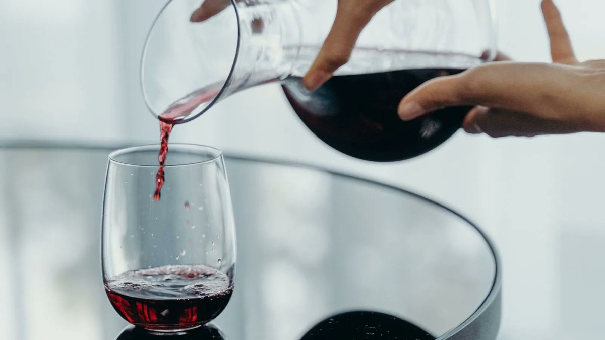 <a href="/AndresAmor11/">Andres Amor</a> nos habla sobre la cultura del vino en México: cómo lo vemos los mexicanos y cuál es el contraste que se vive a nivel mundial. 🍷 Echa un vistazo.

👉🏻 mbmarcobeteta.com/recomendacion-…

#MarcoBeteta #ComunidadMB