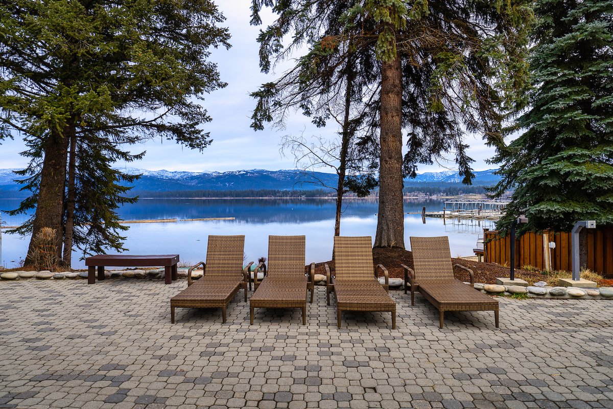 ShoreLodge's tweet photo. Uncork and toast to 75 years of Shore Lodge with our Sip, Sip, Hooray Package! 🍷Enjoy a one-night stay, receive two Shore Lodge wine tumblers, and indulge in a complimentary bottle of wine – picked out by our in-house sommelier. 

To book, visit: https://t.co/5R6Jay7JxW. ← https://t.co/0e8vIqEh8N
