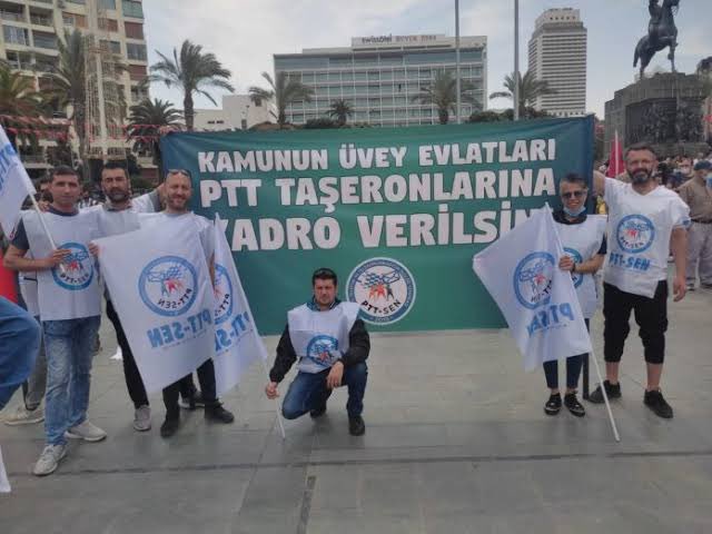 Taseron_0's tweet photo. VedatIşıkhan TaşeronuÇöz

Yıllardır gecesini gündüzüne vermiş 
Taşeron bırakılan 🔥

PTT
Hastane Bilgi yönetim sitemi 
Kiralık araç şoförleri 
Karayolları 
Yemekhane 
Tüm Taşeron kalanlar olarak verdiğiniz sözü tutmanızı bekliyoruz @RTErdogan @drvedatisikhan @A_Uraloglu https://t.co/ofz85ZDYrz