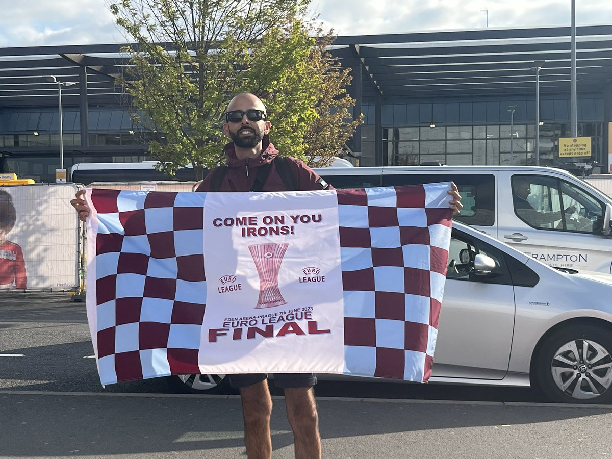 The European tour final… 

Airport that way ⬅️
Prague this way ➡️

⚒️⚒️⚒️

#COYI #WHUFC #EuropeanTour