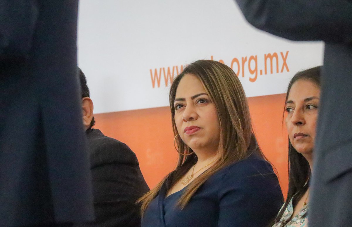 SugheyTorresR's tweet photo. El fomento de educar con valor y corazón es trabajo de todos, si nos unimos, se pueden lograr mejores cosas.

En representación del @CongresoDurango, asistí al Foro "La nueva escuela mexicana" organizada por el #SNTE44.

Seguimos trabajando #CuentanConmigo. https://t.co/6pHEPrTzaK