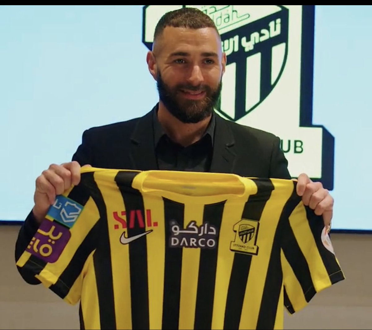 ترند الليلة  #شاتو_ليه 

حبيبي ابورزيقه تراك دخلت موسوعة جينيس اكثر لاعب انطرد فالتاريخ 👌طرد من المنتخب والأندية 
<a href="/Hamedallah_9/">abderrazak Hamdallah</a> 
#كريم_بنزيما_اتحادي 🤣🤣 بزاف بزاف