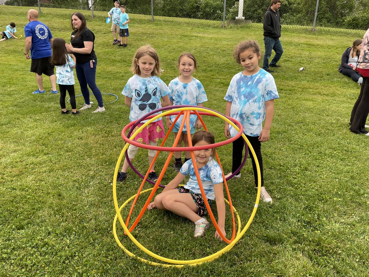 mrs_abreuJTPS's tweet image. First Grade Field Day was a huge success! Students enjoyed playing some fun yard games together! #firstgradeROCKS #JTPS