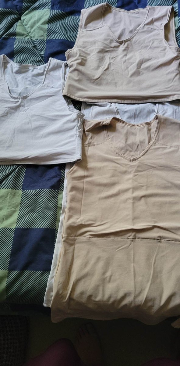 WayHaughtElf's tweet image. I have a couple of used #gc2b #chestbinder for free for any #Trans or #Nonbinary person in need. All I ask is a few bucks for shipping.

Sizes and styles in below comment

If you're an #Earper &amp;amp; going to @earpdivisionxpo &amp;amp; need 1, let me know &amp;amp; I'll bring it up with me.