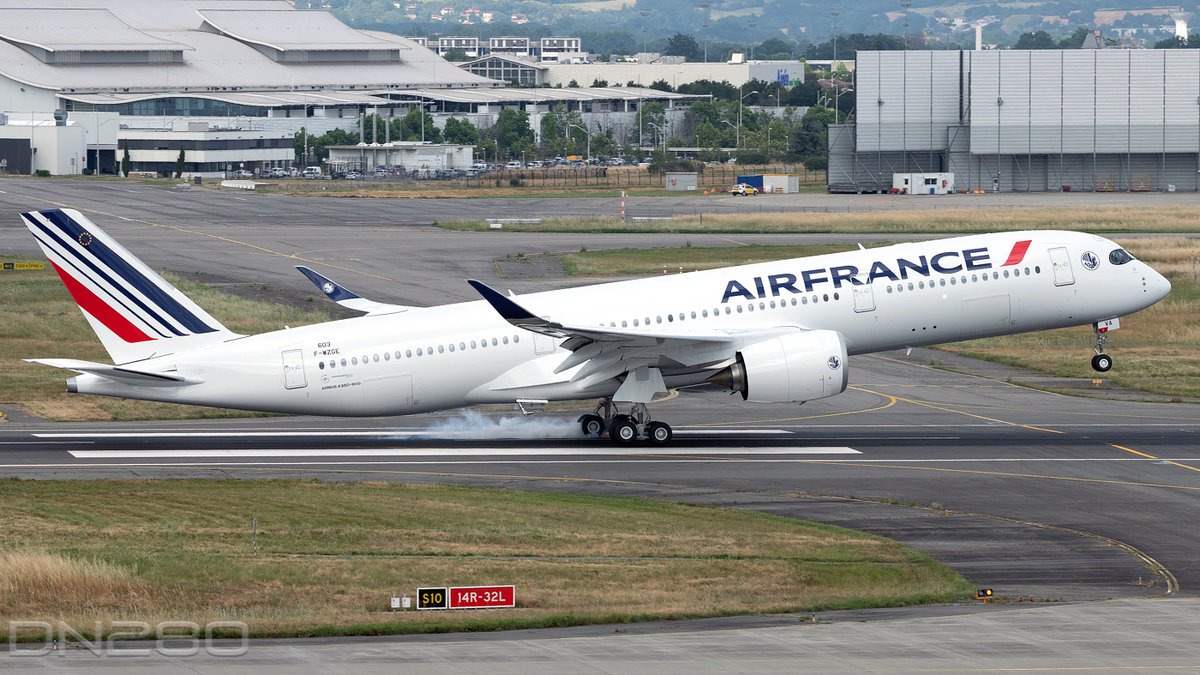 #AirFrance ' 21st #A350-941 (msn 603 - F-WZGE / F-HUVA) back from her first flight, today