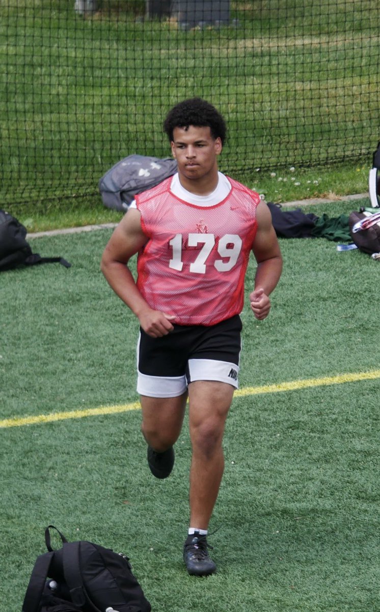 I had a great time this past Sunday at the Marist football camp. Thank you to all the coaches that came and the staff at Marist.🦊🏈