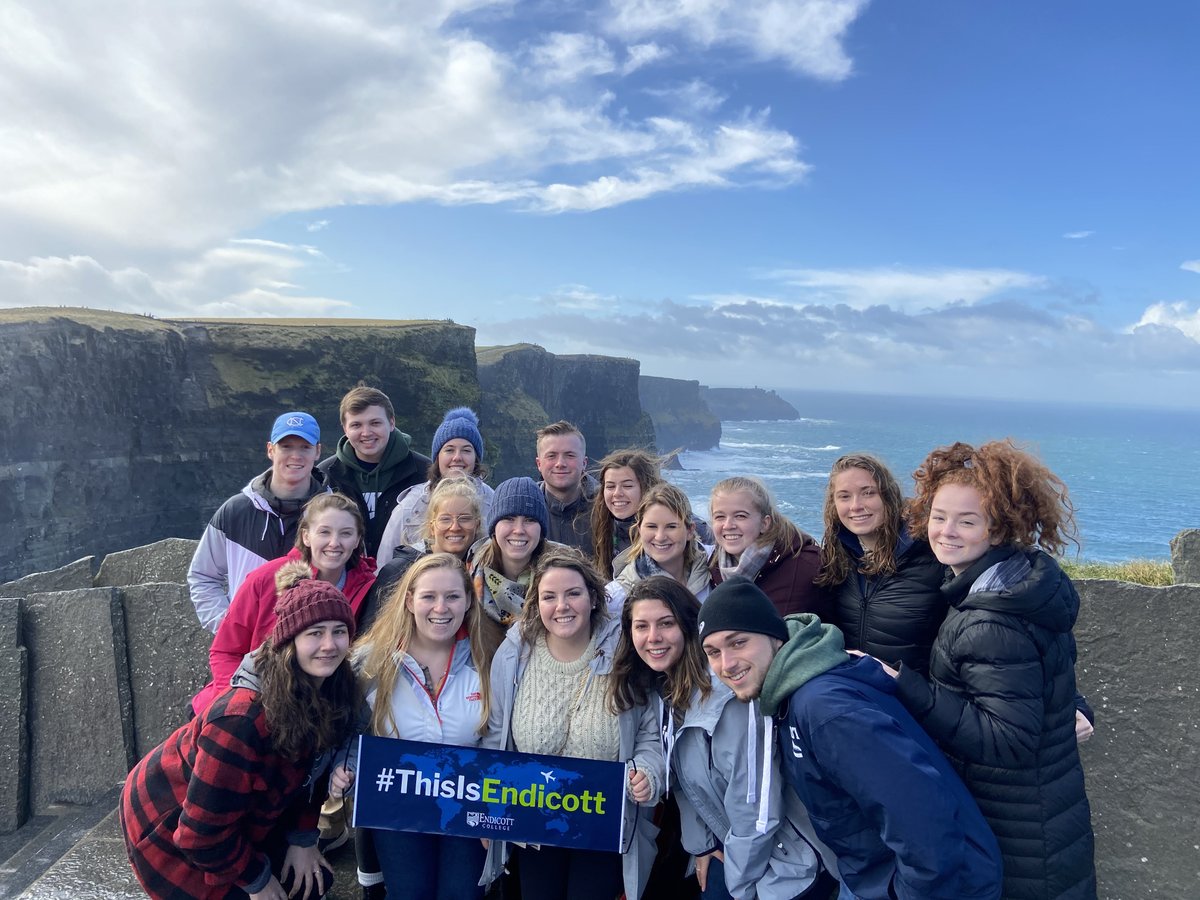Rising Seniors: be sure to check your email for more details on a life changing opportunity to intern abroad in Ireland this fall!🇮🇪  Free housing and airfare are available in addition to internships at some incredible companies. Learn more: studyabroad.endicott.edu