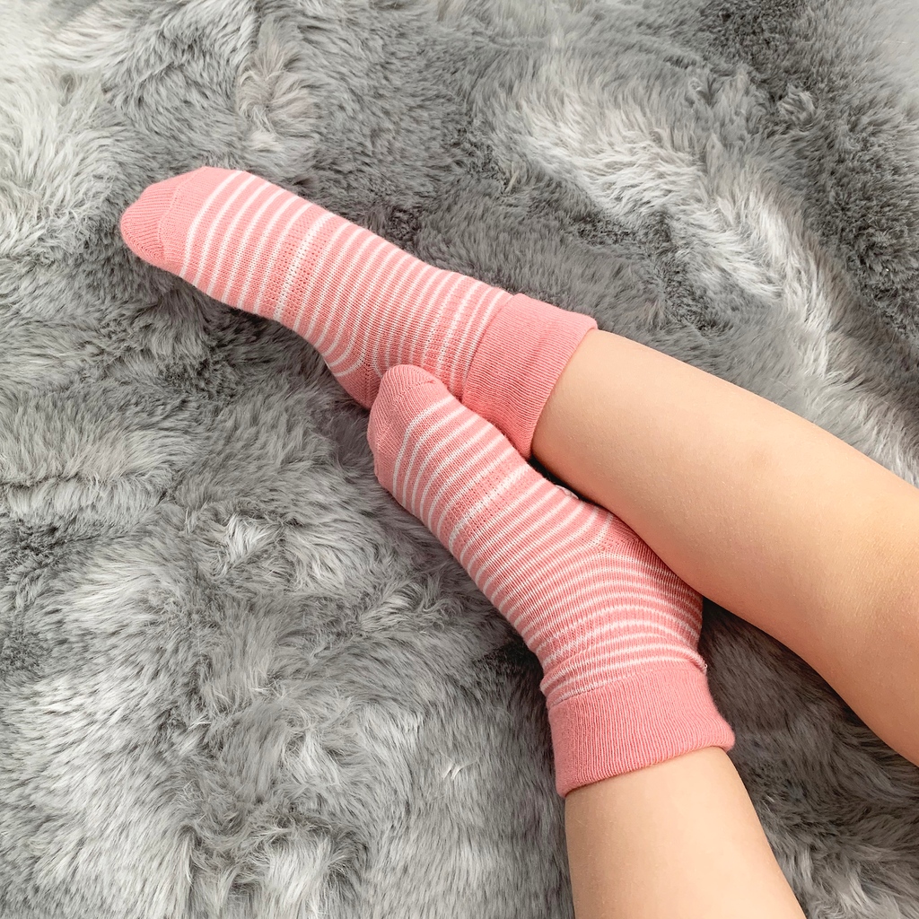 LittleSockCo's tweet photo. Made from soft, organic cotton. Why is a high cotton content important when it comes to socks? Well, cotton is a natural, breathable material that allows your baby to stay cool when they are wearing it. #parentingtips #makingmemories #gamechanging #madeforplaytime #cottonisbest https://t.co/WaOnLXeYEr